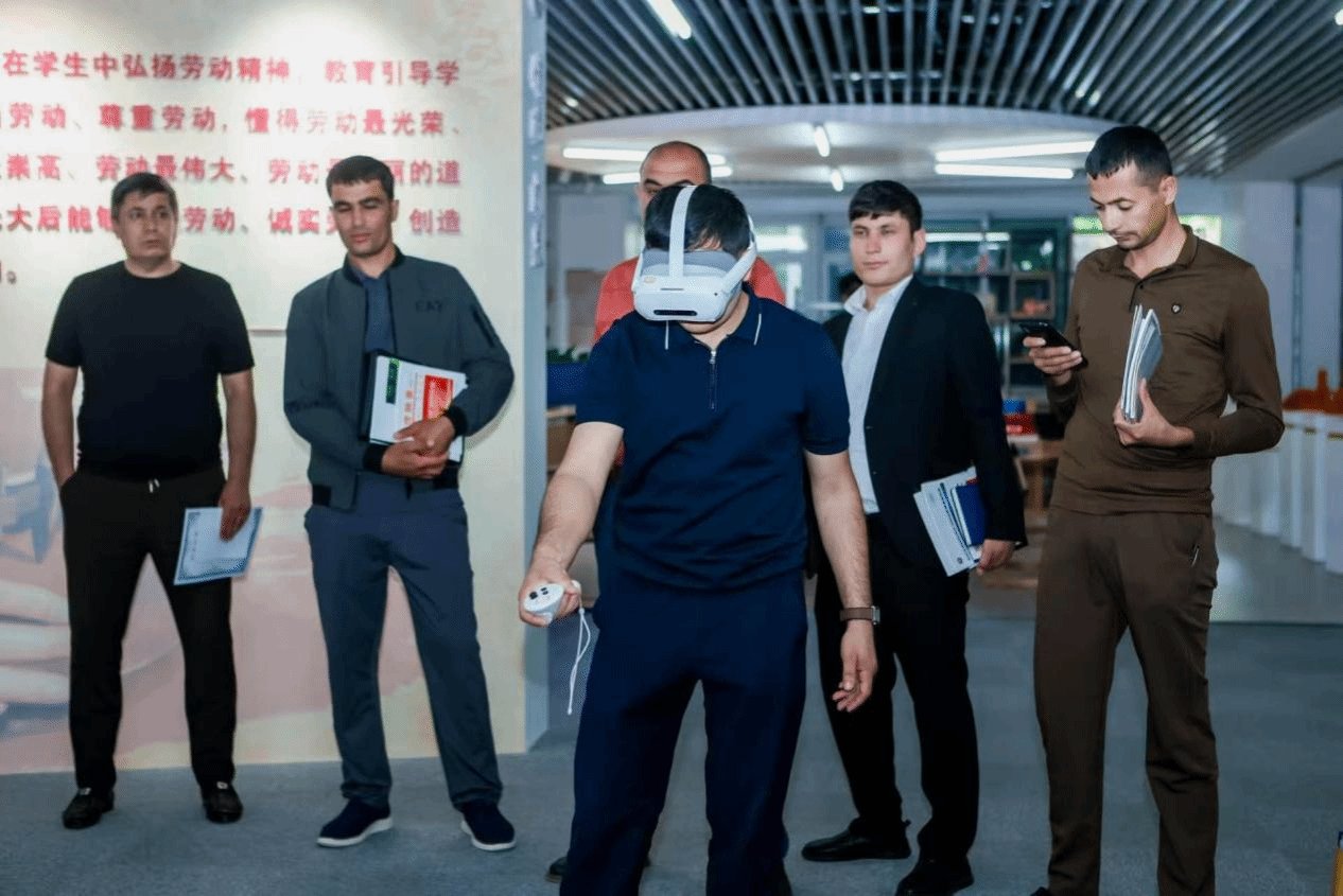 副校长米靖出席开班式
