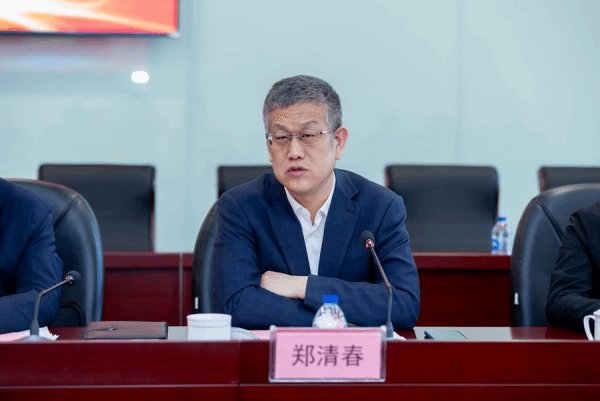 校长郑清春