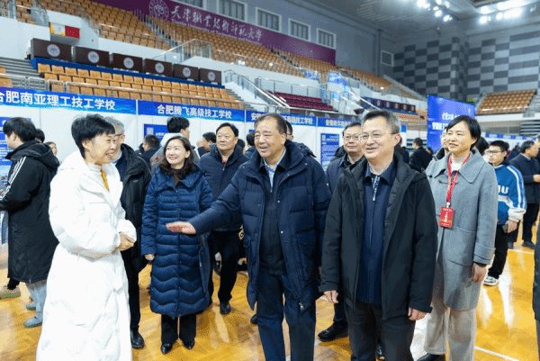校cctv5在线直播app下载书记张