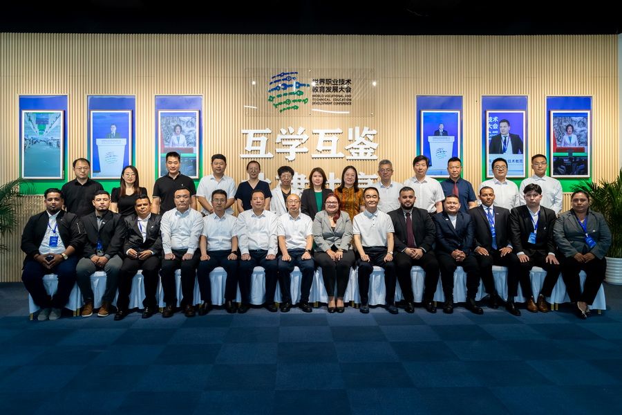 校cctv5在线直播app下载书记张